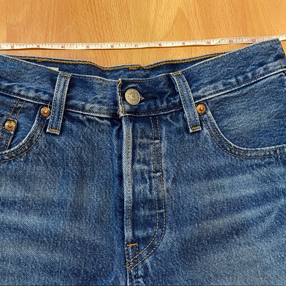 NWOT Aritzia Levi’s 501 Shorts Indigo Avenue Sz.23 - Picture 10 of 13